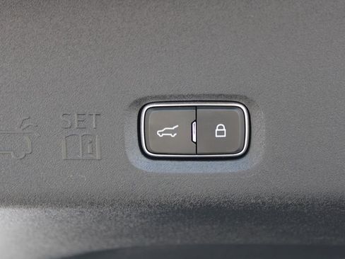 Used 2025 Ford Expedition Tremor AWD/4WD image 33