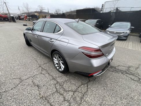 Used 2022 Genesis G70 2.0T image 4