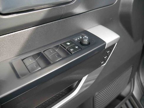 Used 2024 Toyota Tundra Platinum AWD/4WD image 28