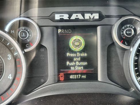 Used 2023 RAM 2500 Big Horn w/ Cold Weather Group AWD/4WD image 10