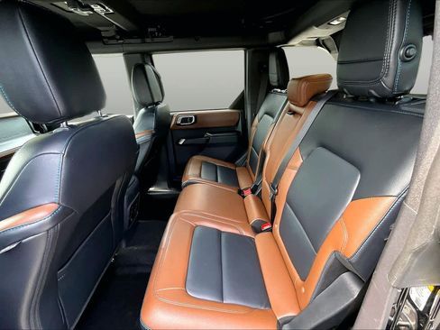 Used 2024 Ford Bronco Outer Banks AWD/4WD image 19