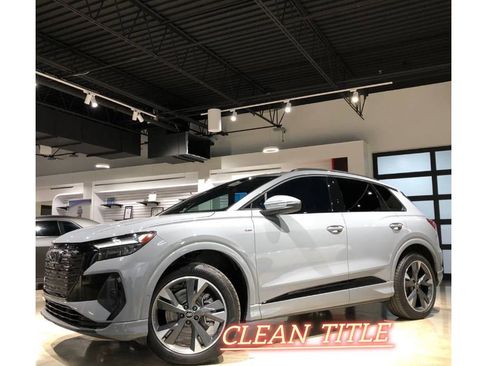 Used 2024 Audi Q4 e-tron Premium Plus w/ Premium Plus image 1