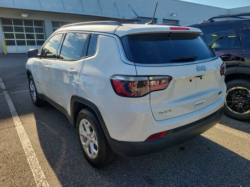 Used 2024 Jeep Compass Latitude AWD/4WD image 4