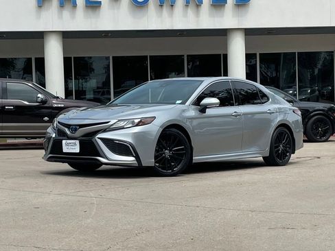 Used 2022 Toyota Camry XSE w/ Cold Weather Package FWD image 1