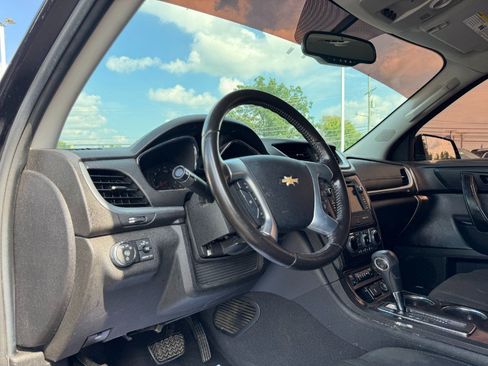 Used 2017 Chevrolet Traverse LT w/ Graphite Special Edition FWD image 14