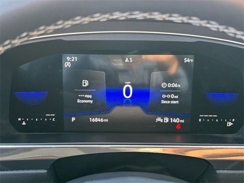 Used 2022 Volkswagen Tiguan SE image 30