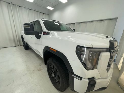 New 2026 GMC Sierra 2500 AT4 AWD/4WD image 3