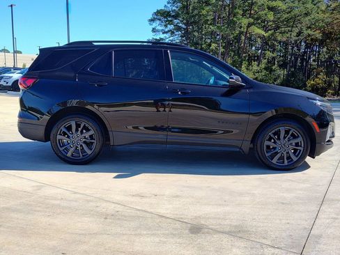 Used 2022 Chevrolet Equinox RS w/ Infotainment Package image 10