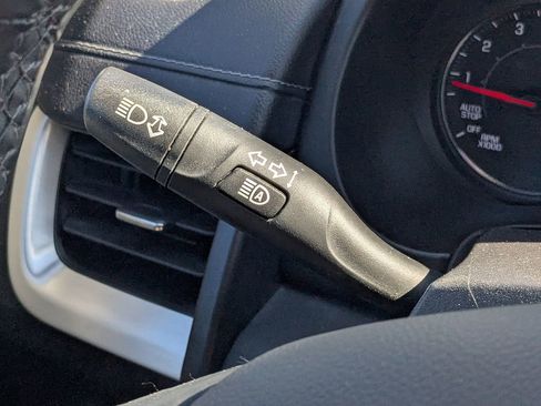 Used 2024 GMC Terrain SLT image 23