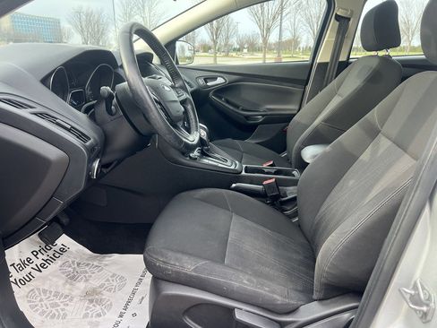 Used 2015 Ford Focus SE w/ SE Cold Weather Package FWD image 17
