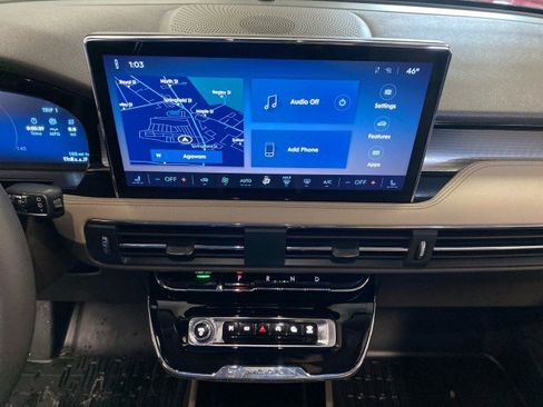 Used 2024 Lincoln Corsair AWD image 22