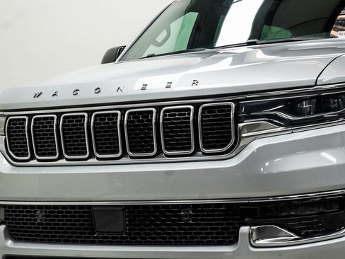 Used 2024 Jeep Wagoneer L Series II AWD/4WD image 2