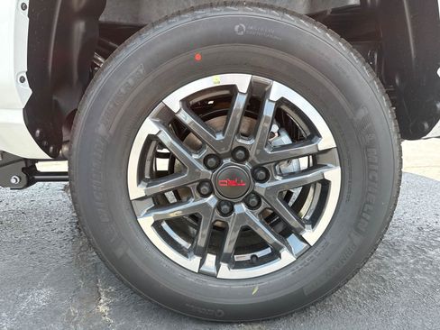 Used 2026 Toyota Tacoma TRD Sport w/ TRD Sport Upgrade Package AWD/4WD image 31