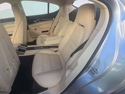 Used 2014 Porsche Panamera RWD image 9