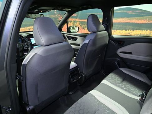 Used 2025 Subaru Forester image 42