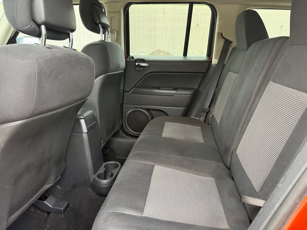 Used 2012 Jeep Patriot Latitude AWD/4WD image 9