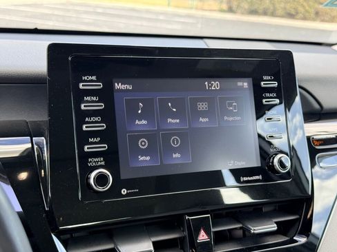 Used 2022 Toyota Camry SE w/ Cold Weather Package image 8