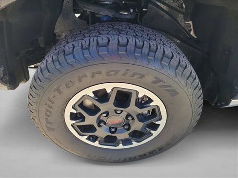 Used 2024 Toyota Tacoma TRD Off-Road image 9