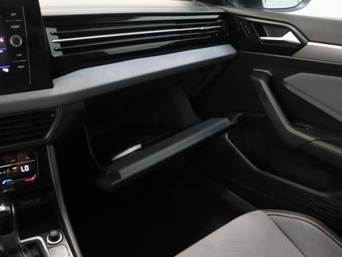 Used 2025 Volkswagen Jetta SE image 24