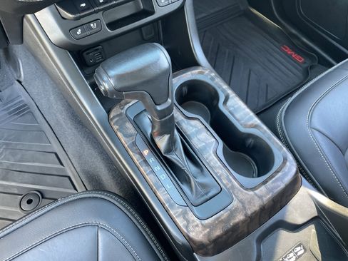 Used 2021 GMC Canyon Denali image 23