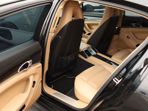 Used 2013 Porsche Panamera 4 Platinum Edition image 38