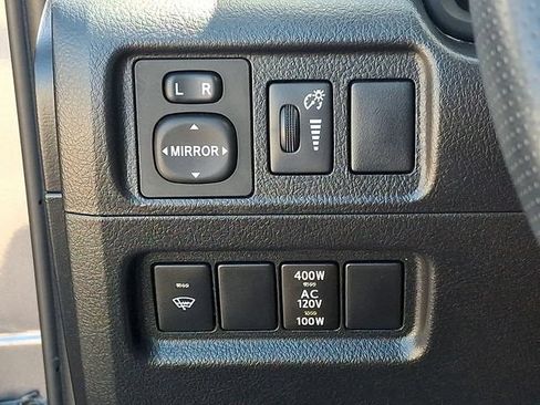Used 2017 Toyota 4Runner SR5 AWD/4WD image 26