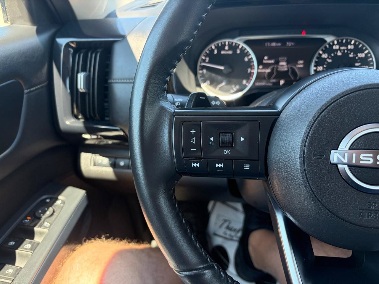 Used 2025 Nissan Pathfinder SV AWD/4WD image 14