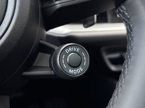 Certified 2025 Porsche Cayenne Coupe AWD/4WD image 18
