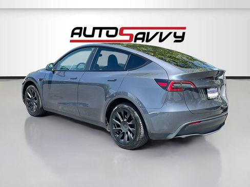 Used 2023 Tesla Model Y Long Range AWD/4WD image 5