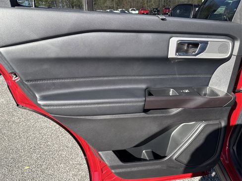 Used 2020 Ford Explorer Limited image 24