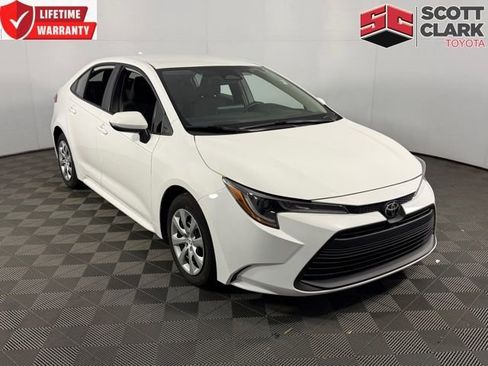 Used 2024 Toyota Corolla LE image 1
