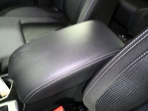 Used 2025 Subaru Ascent Premium image 24