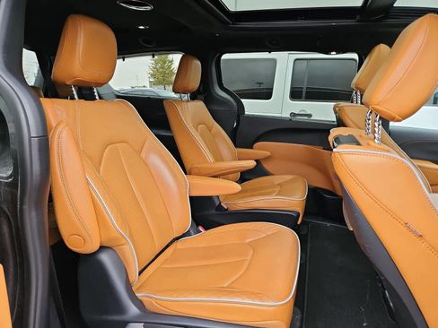 Used 2022 Chrysler Pacifica Pinnacle image 20