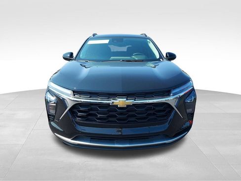 New 2026 Chevrolet Trax LT w/ Driver Confidence Package FWD image 8