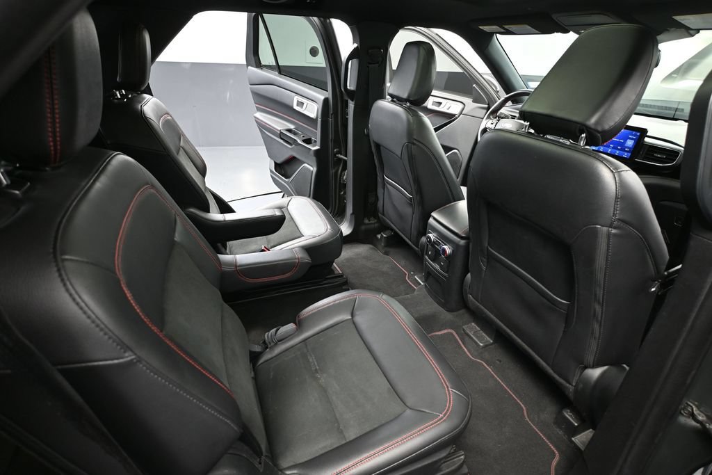 Used 2023 Ford Explorer ST-Line AWD/4WD image 42