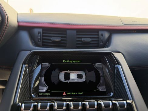 Used 2018 Lamborghini Aventador S image 18