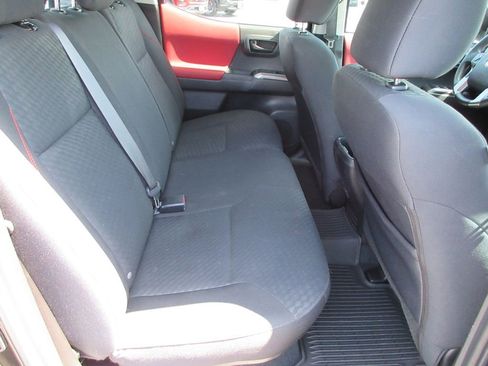 Used 2023 Toyota Tacoma SR5 w/ Technology Package AWD/4WD image 18