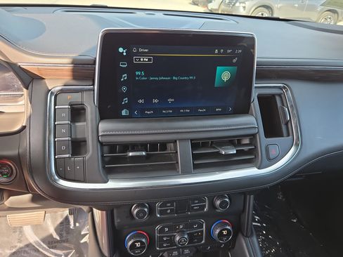 Used 2023 Chevrolet Suburban LT image 23