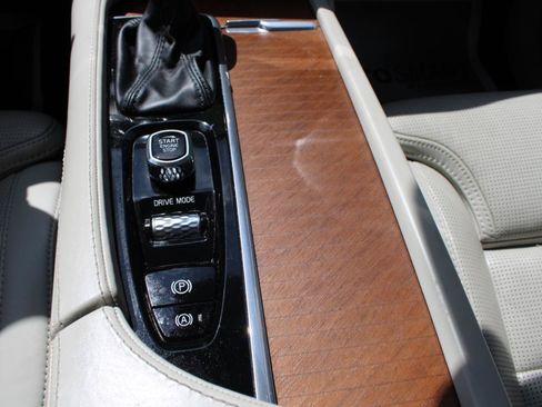 Used 2019 Volvo XC90 T6 Inscription w/ Protection Package Premier AWD/4WD image 26