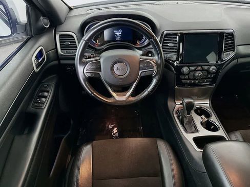 Used 2020 Jeep Grand Cherokee Altitude image 10