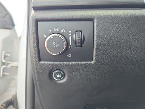 Used 2019 Jeep Grand Cherokee Laredo image 13