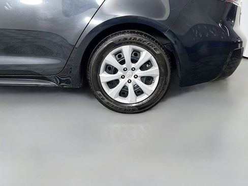 Used 2021 Toyota Corolla LE FWD image 28