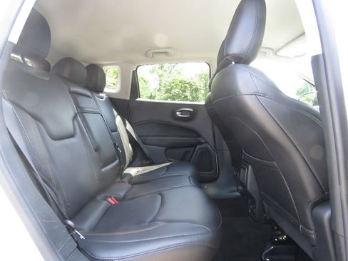 Used 2018 Jeep Compass Limited AWD/4WD image 16