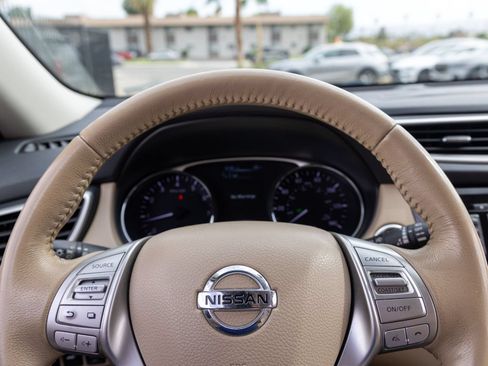 Used 2015 Nissan Rogue SL w/ SL Premium Package FWD image 20