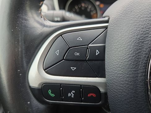 Used 2018 Jeep Compass Latitude w/ Popular Equipment Group AWD/4WD image 18