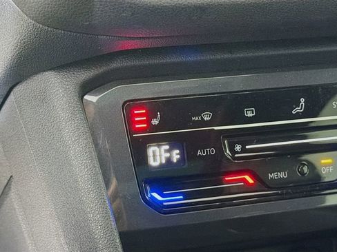 Used 2023 Volkswagen Tiguan SE R-Line image 21