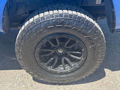 Used 2016 Toyota Tacoma SR5 w/ Towing Package RWD image 9