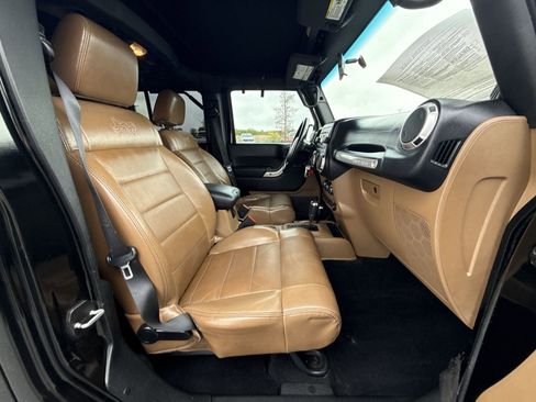 Used 2011 Jeep Wrangler Unlimited Sahara w/ Dual Top Group AWD/4WD image 22