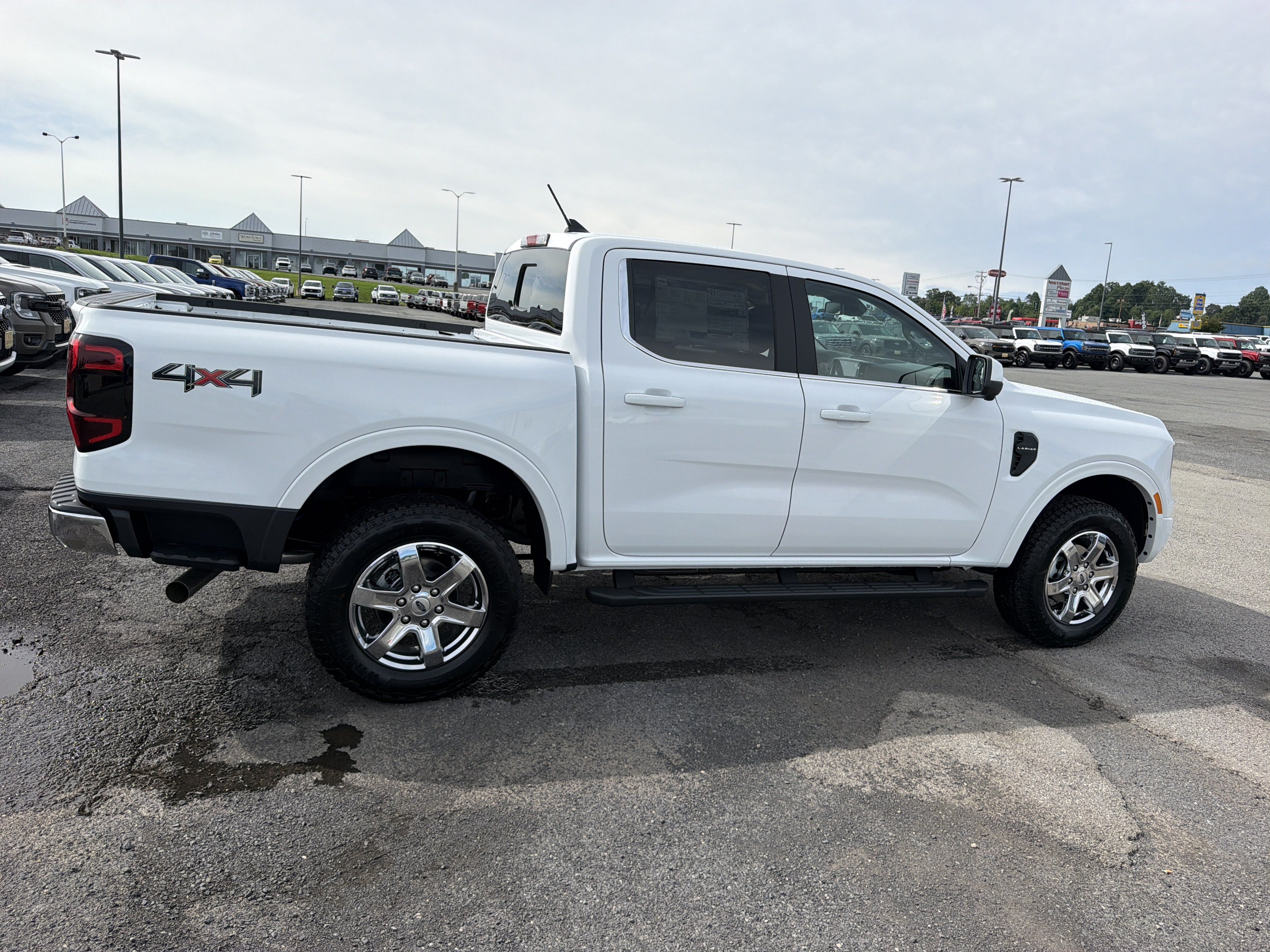 New 2026 Ford Ranger Lariat w/ Chrome Accent Package AWD/4WD image 3