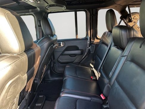 Used 2022 Jeep Wrangler Unlimited Rubicon w/ Xtreme Recon 35" Tire Package image 15